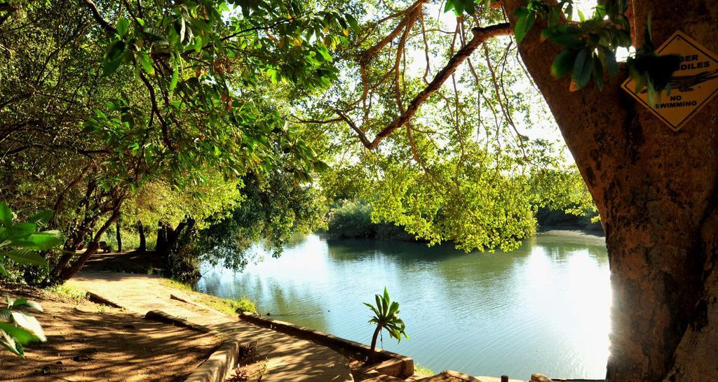 Komati River Chalets โคมาติพอร์ต ภายนอก รูปภาพ