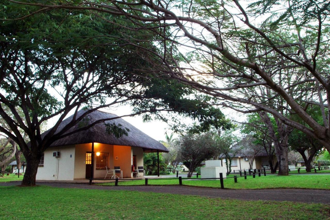 Komati River Chalets โคมาติพอร์ต ภายนอก รูปภาพ