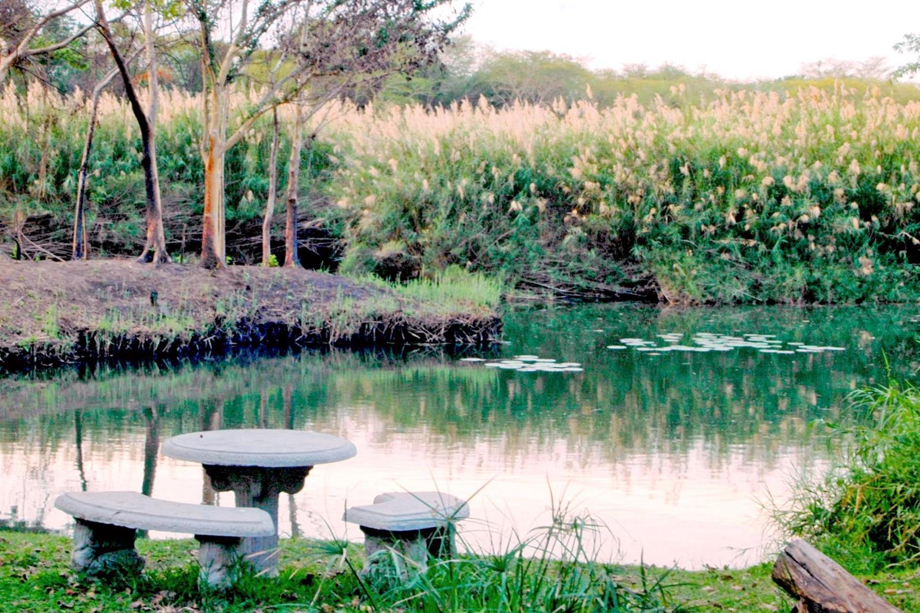 Komati River Chalets โคมาติพอร์ต ภายนอก รูปภาพ