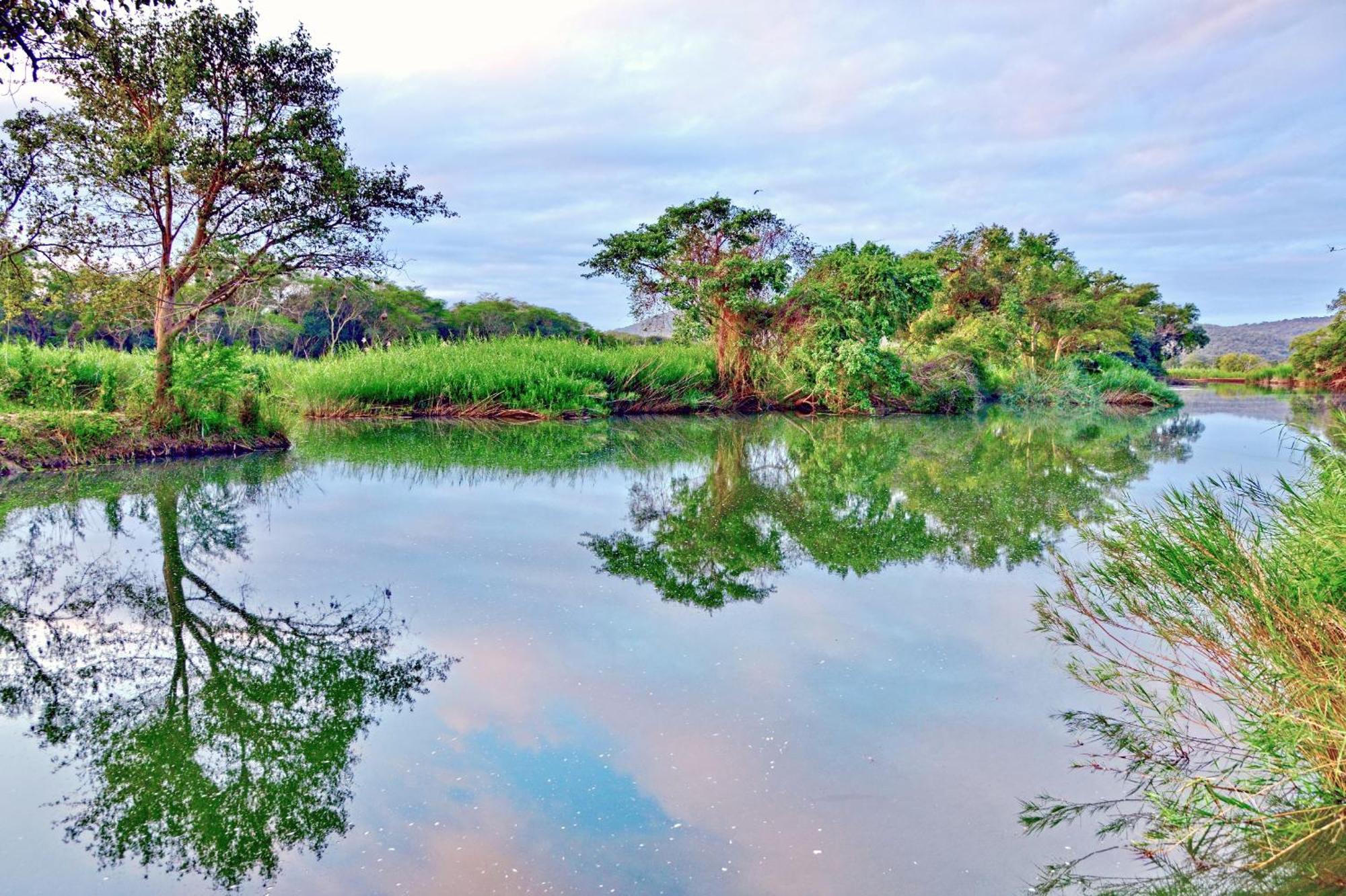 Komati River Chalets โคมาติพอร์ต ภายนอก รูปภาพ