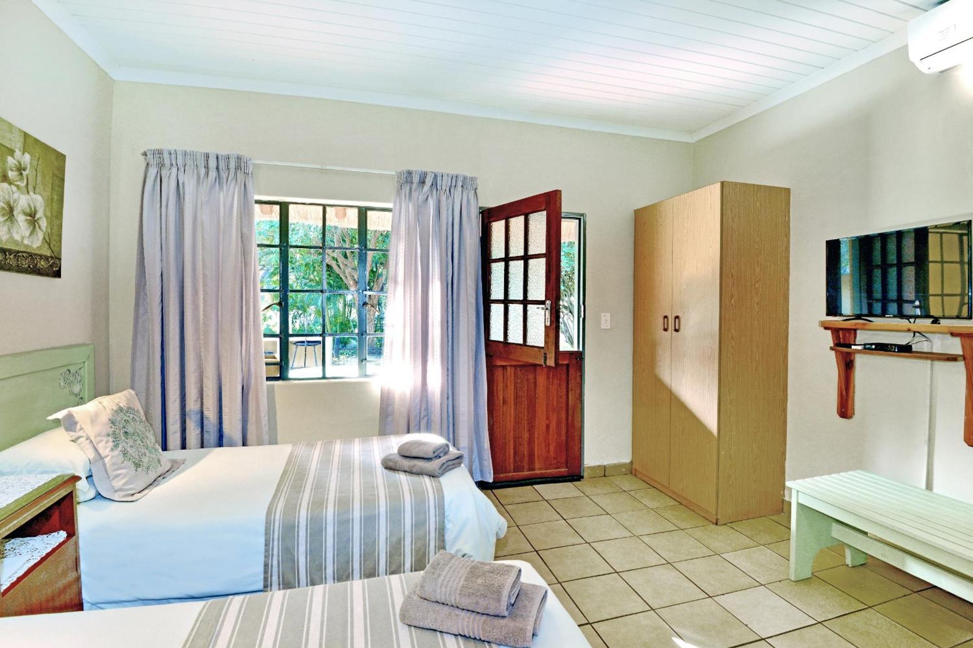 Komati River Chalets โคมาติพอร์ต ภายนอก รูปภาพ