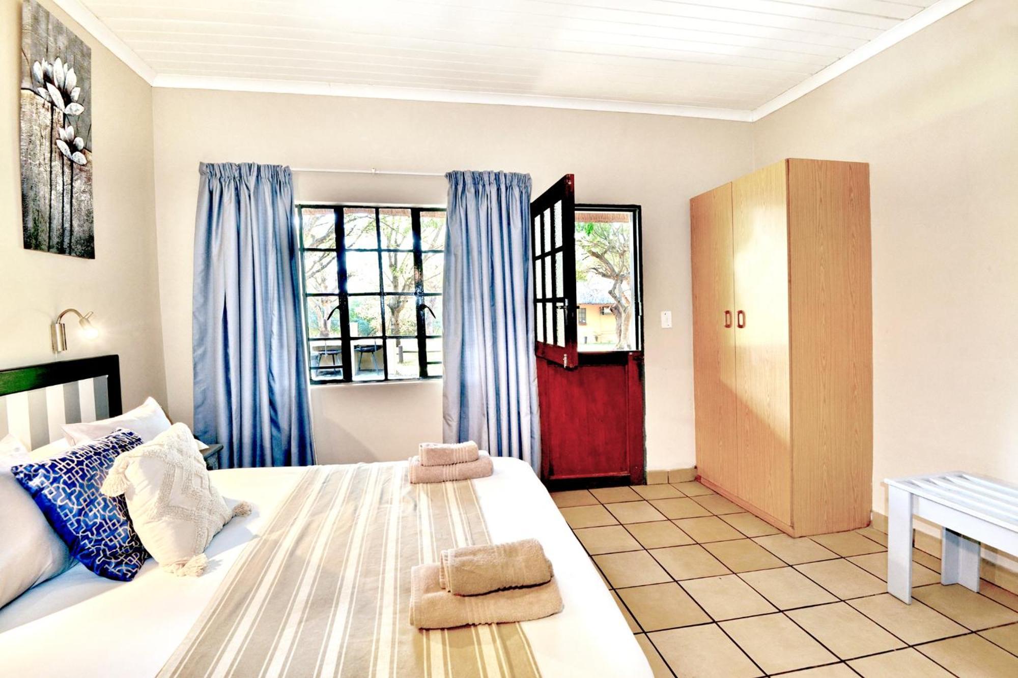 Komati River Chalets โคมาติพอร์ต ภายนอก รูปภาพ