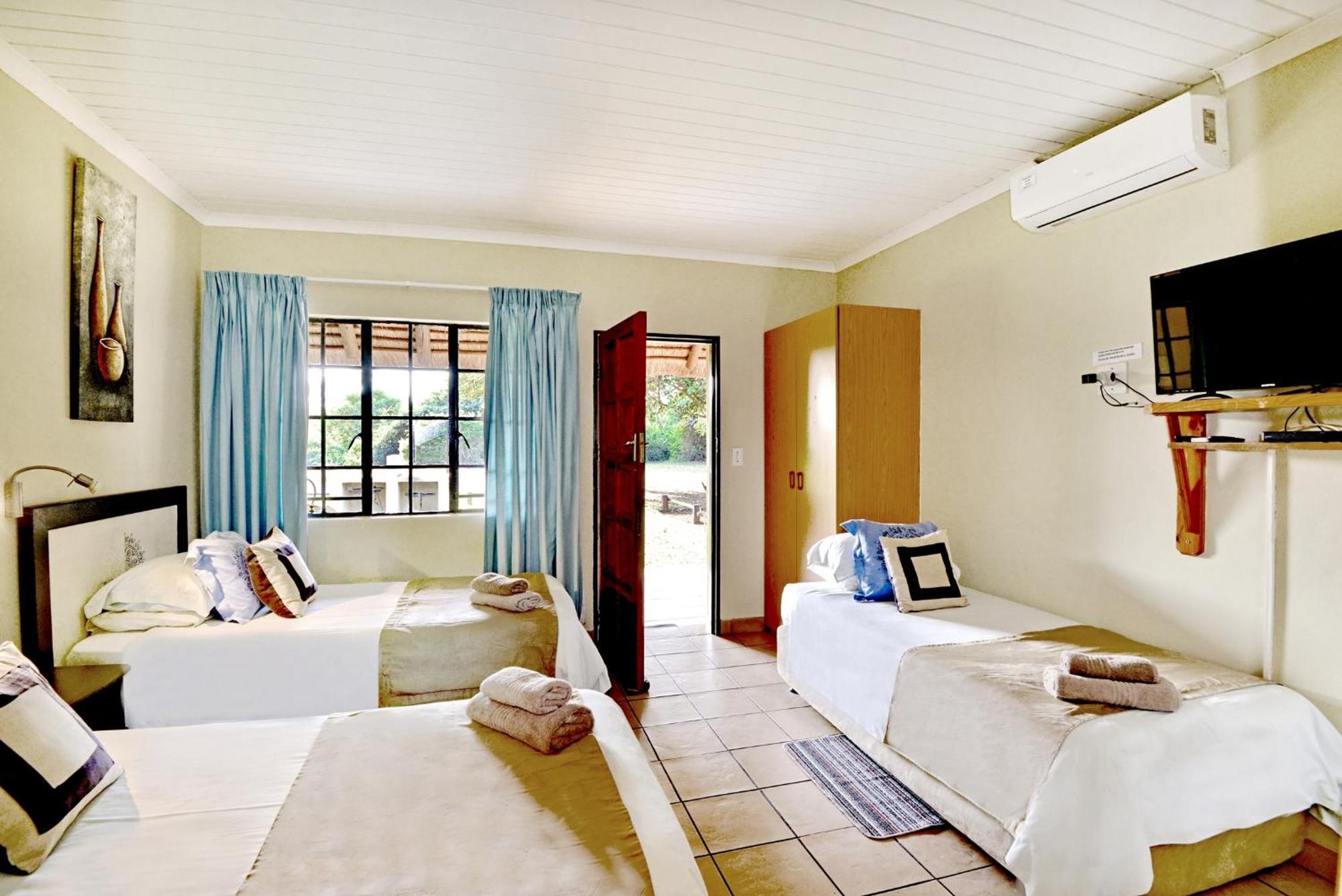 Komati River Chalets โคมาติพอร์ต ภายนอก รูปภาพ