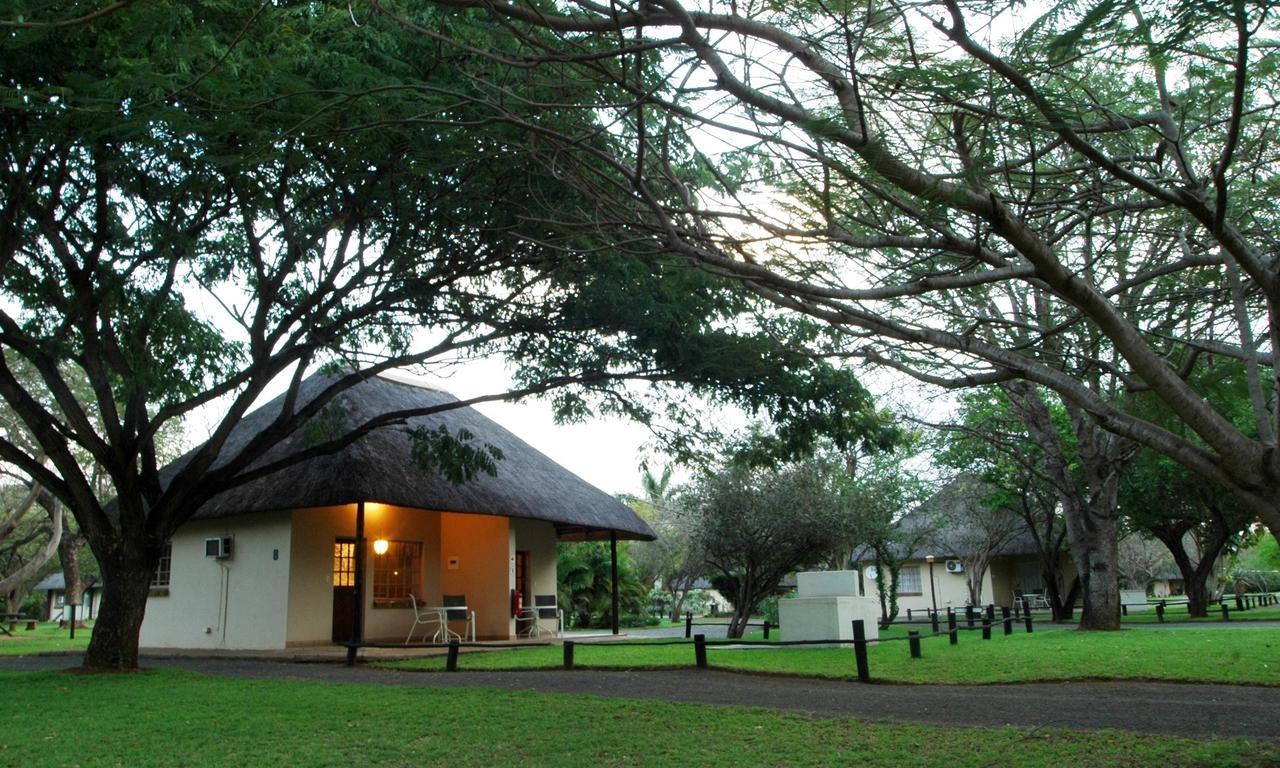 Komati River Chalets โคมาติพอร์ต ภายนอก รูปภาพ