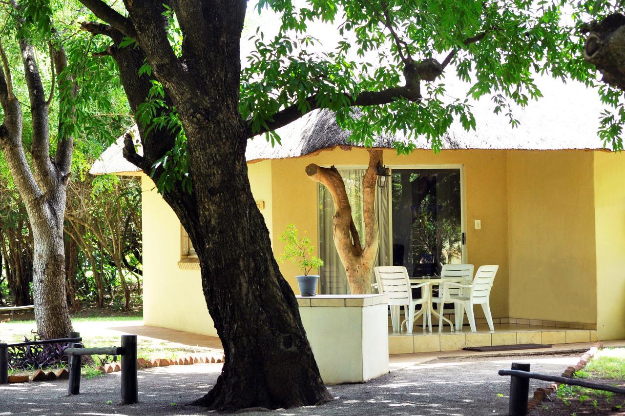 Komati River Chalets โคมาติพอร์ต ภายนอก รูปภาพ